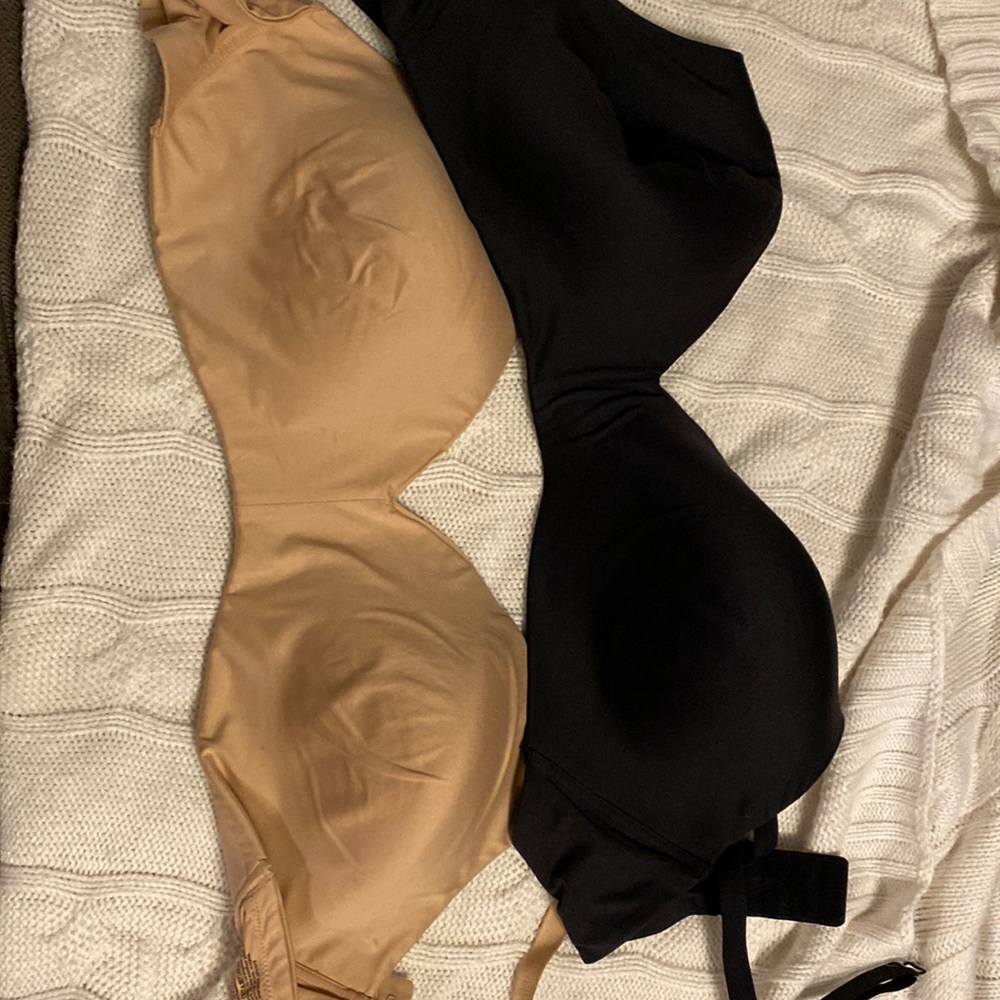 2 wireless Calvin Klein bras